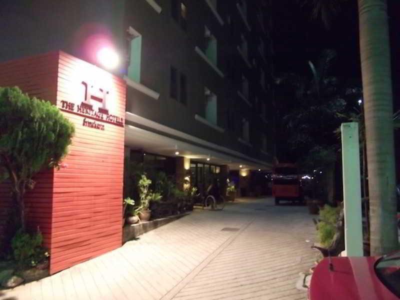Solace At Srinakarin Hotel Бангкок Екстер'єр фото